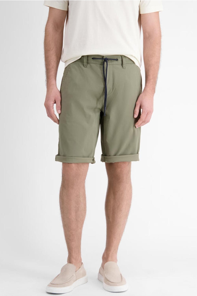 CHINO BERMUDA ULTRALICHT EN SNELDROGEND 2559230 683 ORIGINAL OLIVE